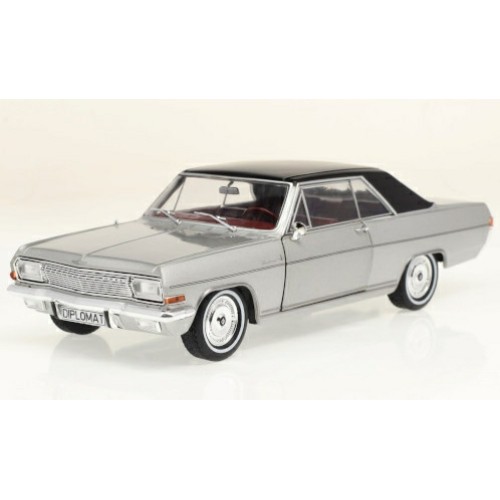 1/24 OPEL DIPLOMAT COUPE SILVER 1965